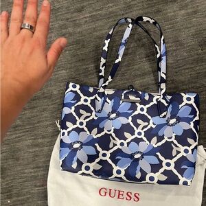 Brand new Guess tote bag with a small bag inside ( can be used separately)